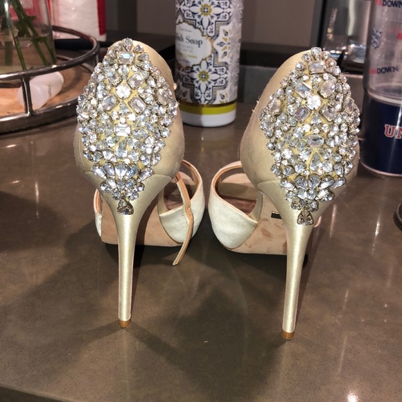 Badgley Mischka Shoes - Badgley mischka champagne diamond incrusted heels